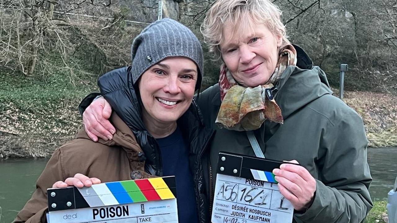 Lot Vekemans (rechts op de foto) tijdens de filmopnamen met regisseur Desirée Nosbusch.