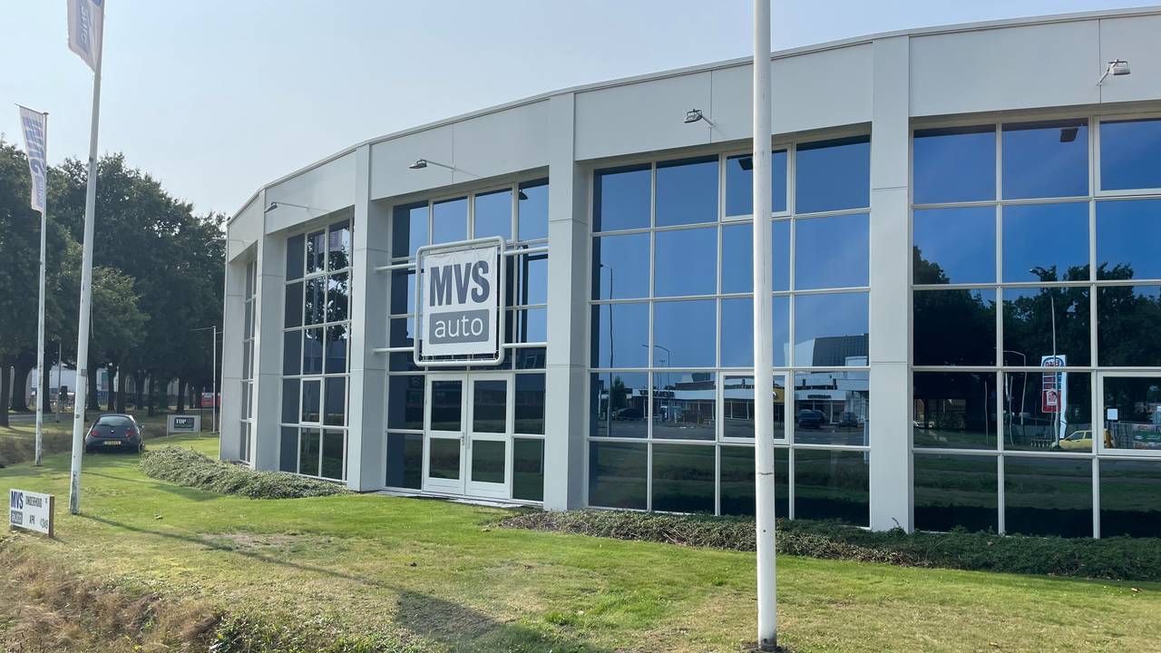 MVS Auto in Deurne, het pand is inmiddels ontruimd (foto: Alice van der Plas).