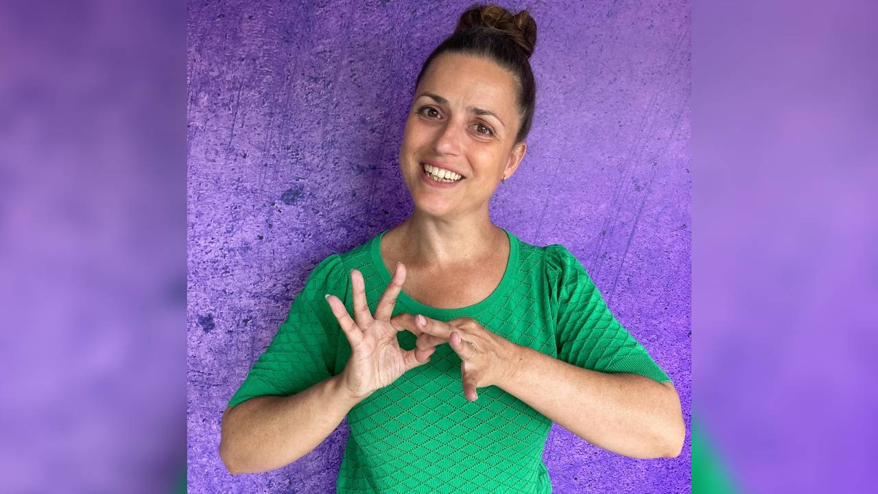 Nienke Fluitman heeft een boek over gebarentaal gemaakt (foto: privéfoto).