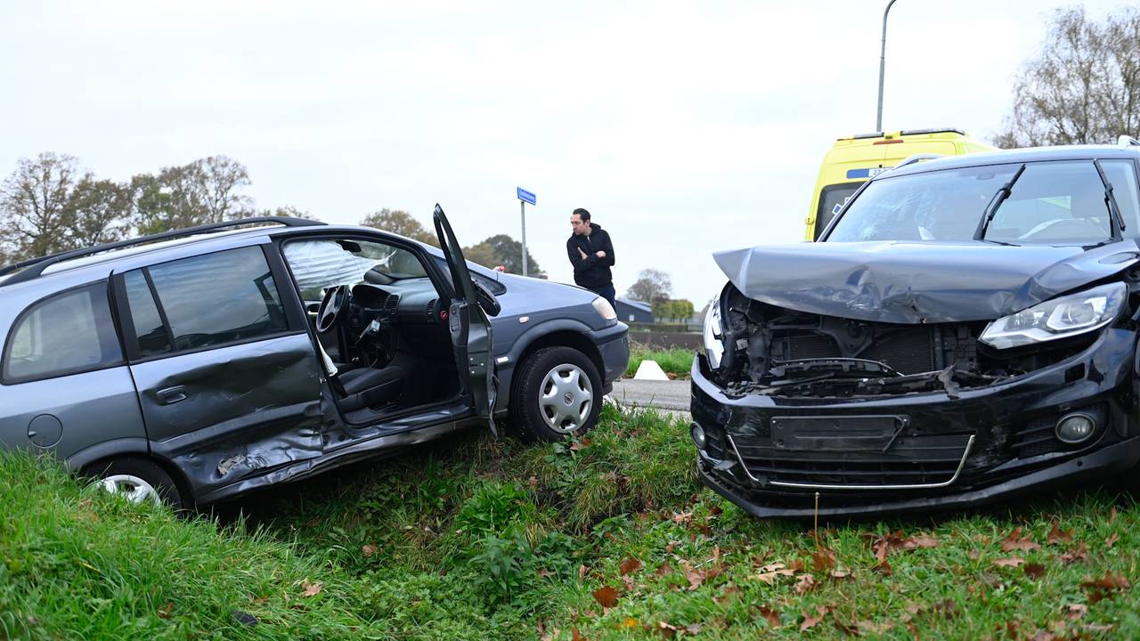 Beide voertuigen raakten beschadigd (foto: Walter van Bussel/SQ Vision).
