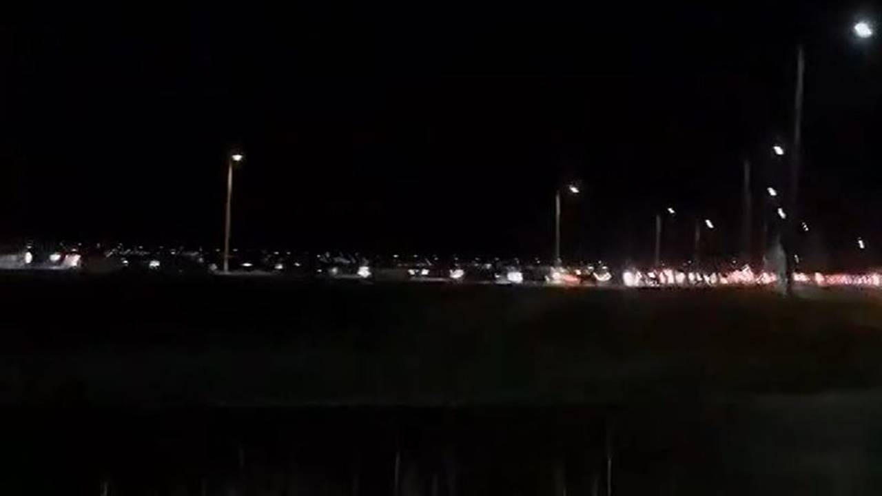 File voor de boot (foto: NH Nieuws).