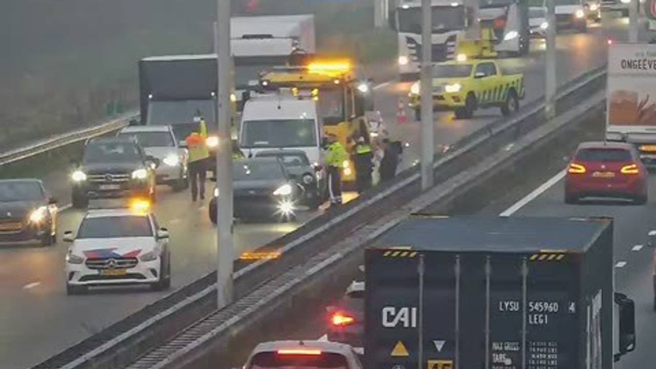 Flinke vertraging op A58 na ongeluk met vier voertuigen.