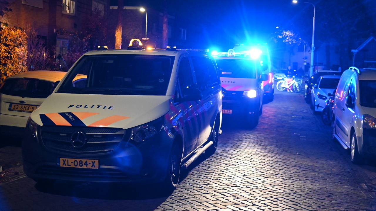 Politie bij de steekpartij in Breda. (Foto: Perry Roovers/SQ Vision Mediaprodukties)
