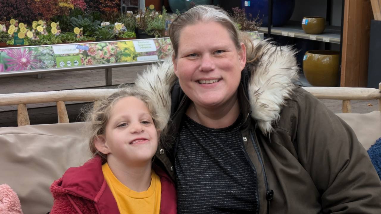 Thea en haar dochter Zelda (foto: Floor Foole).