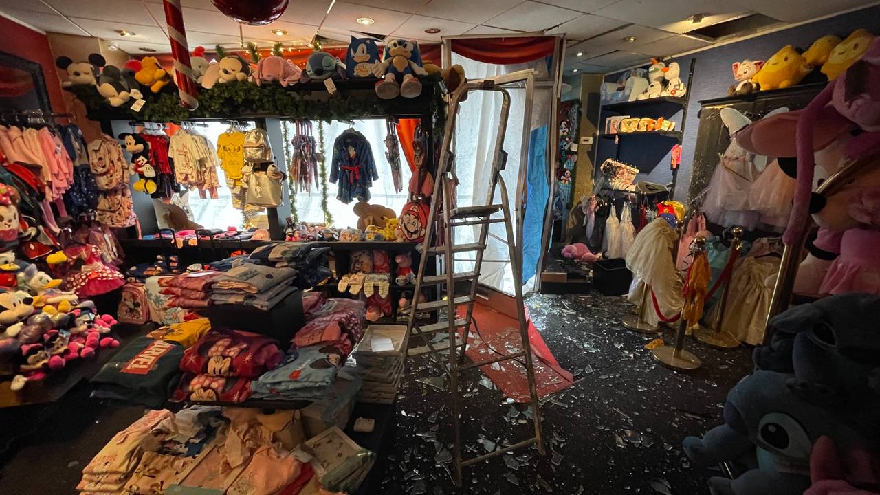 De ravage na de explosie (foto: Raymond Merkx).