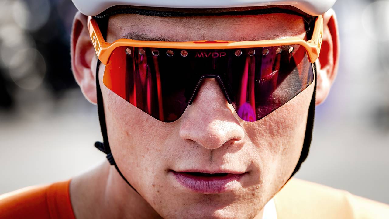 Mathieu van de Poel wint vierde cross op rij (foto:ANP)