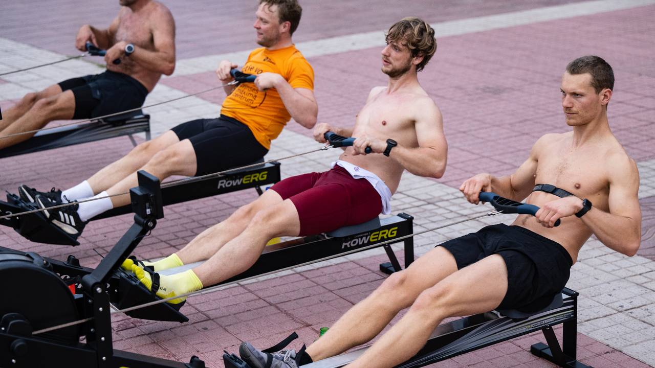 Het team is aan het trainen (foto: World's Thougest Row).