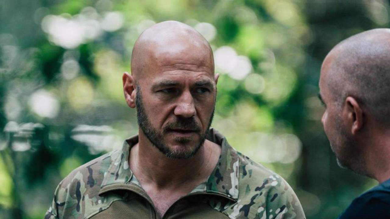 Oud-commando Ray Klaassens in 'Kamp van Koningsbrugge' van AvroTros .