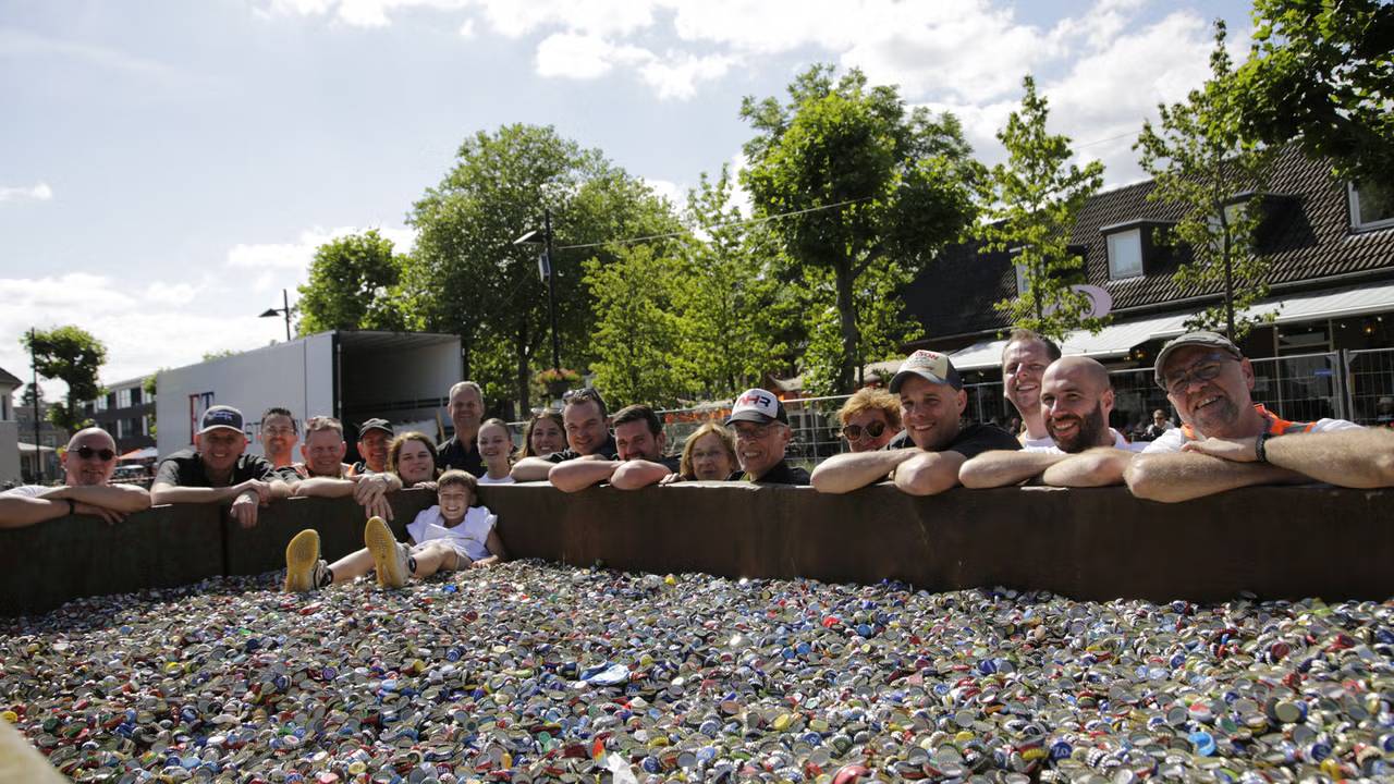 Alle vrijwilligers van het Bierdoppenfestival, afgelopen juni.