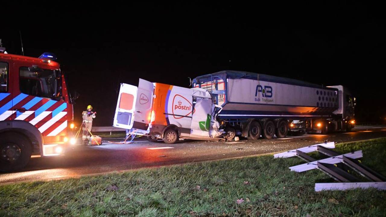 Man in bestelbus omgekomen bij ongeluk op A58.