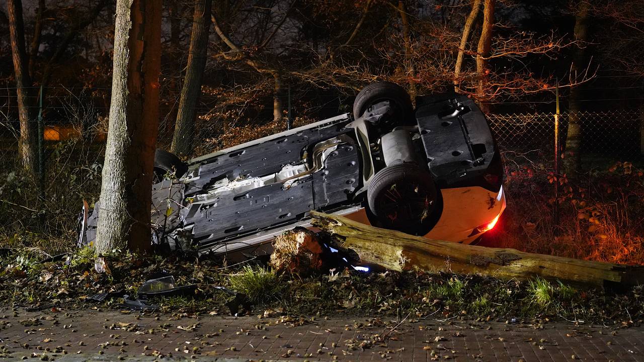 De bestuurder raakte lichtgewond (foto: SQ Vision/Jeroen Stuve).