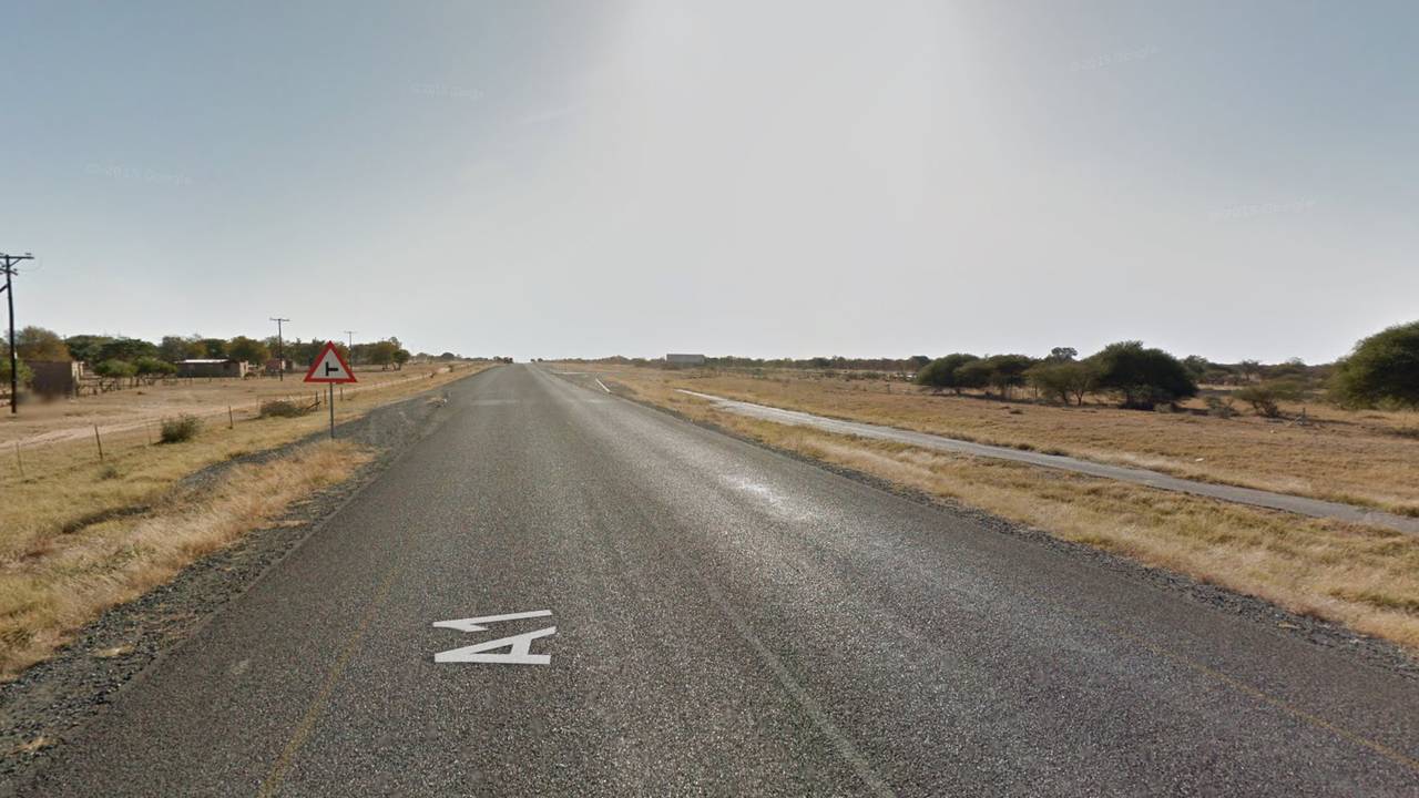 De A1 bij het dorp Dibete (foto: Google Streetview).