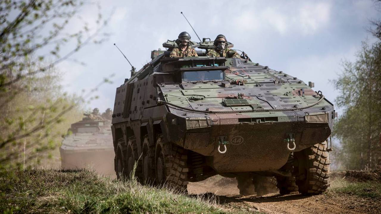 Boxer-ambulance tijdens een oefening (foto: Defensie).