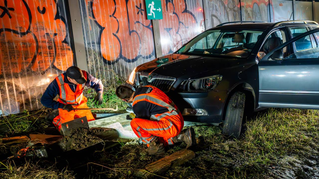 De omvergereden lichtmast (foto: Dave Hendriks / SQ Vision).