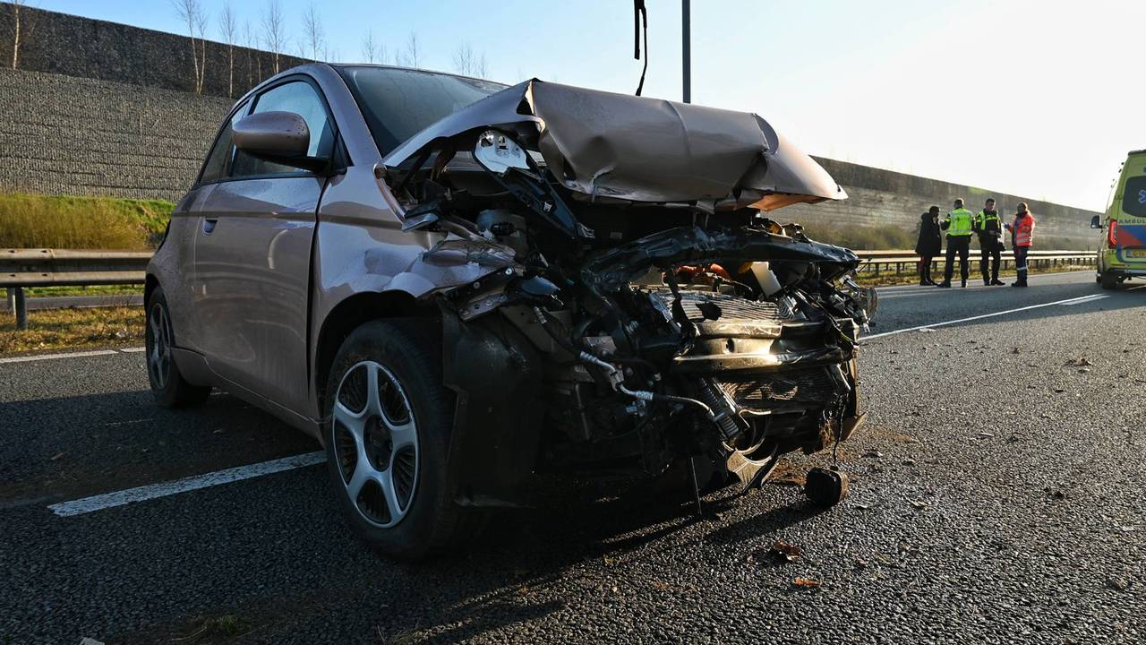 Ravage op A58 na botsing, betrokken bestuurder heeft geen geldig rijbewijs.