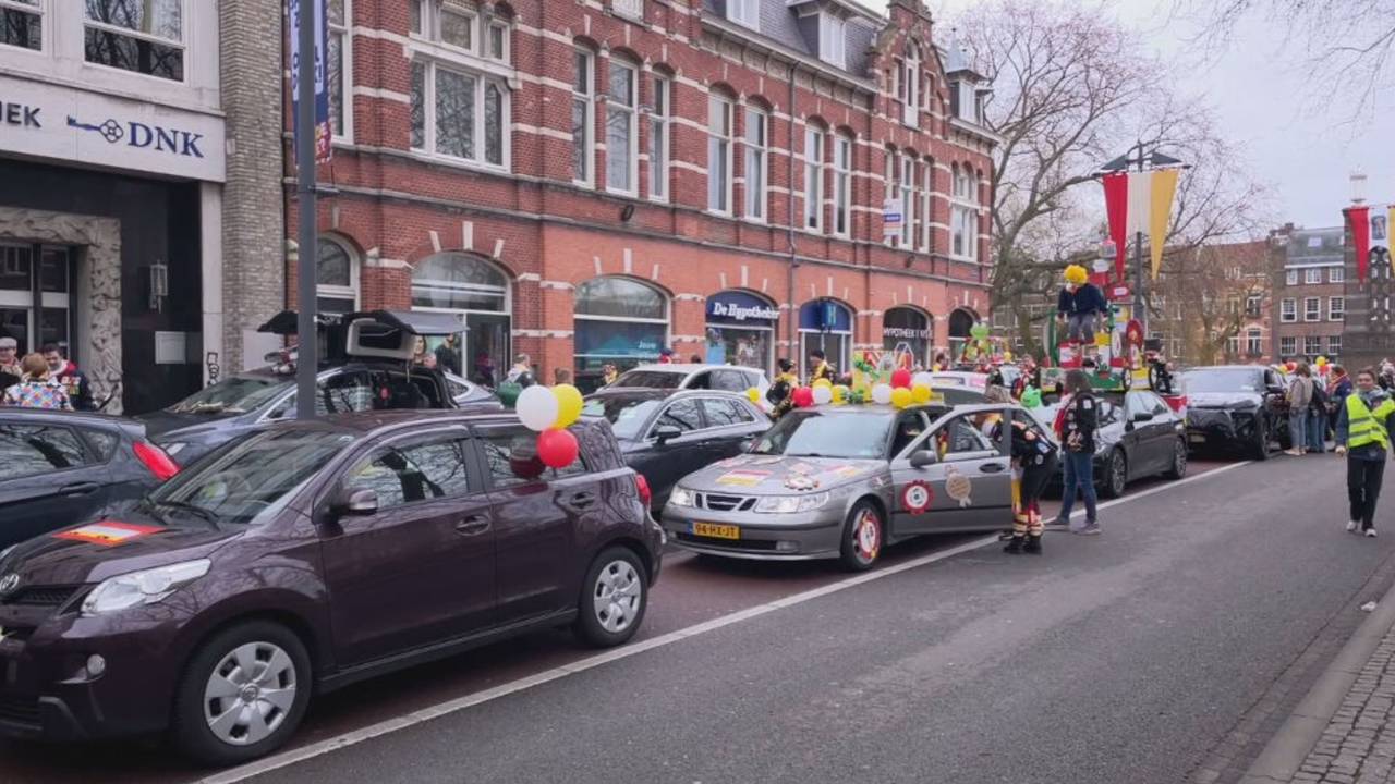 Deelnemers maken zich klaar voor de start (beeld Omroep Brabant)