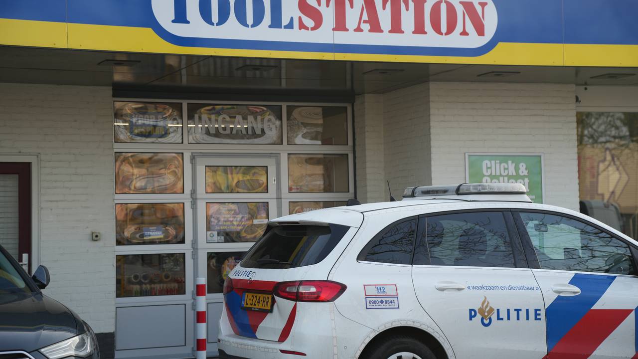 De bouwmarkt in Waalwijk (Foto: Persbureau Heitink).