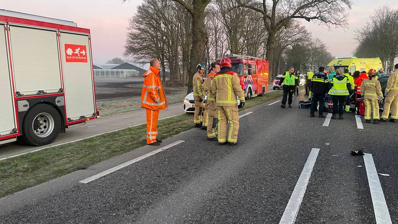 Zwaargewonde bij ernstig ongeluk, N612 helemaal dicht.