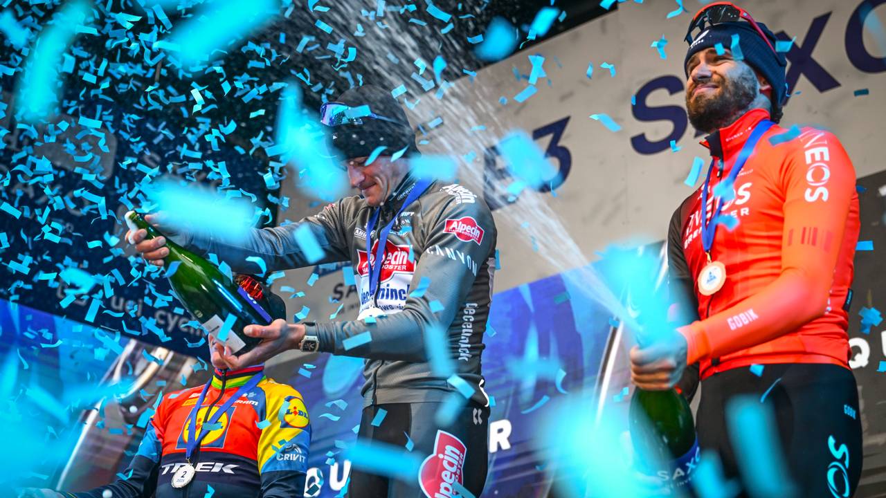 Ondanks de spuger won Van der Poel de E3 Saxo Classic (foto: Orange Pictures)