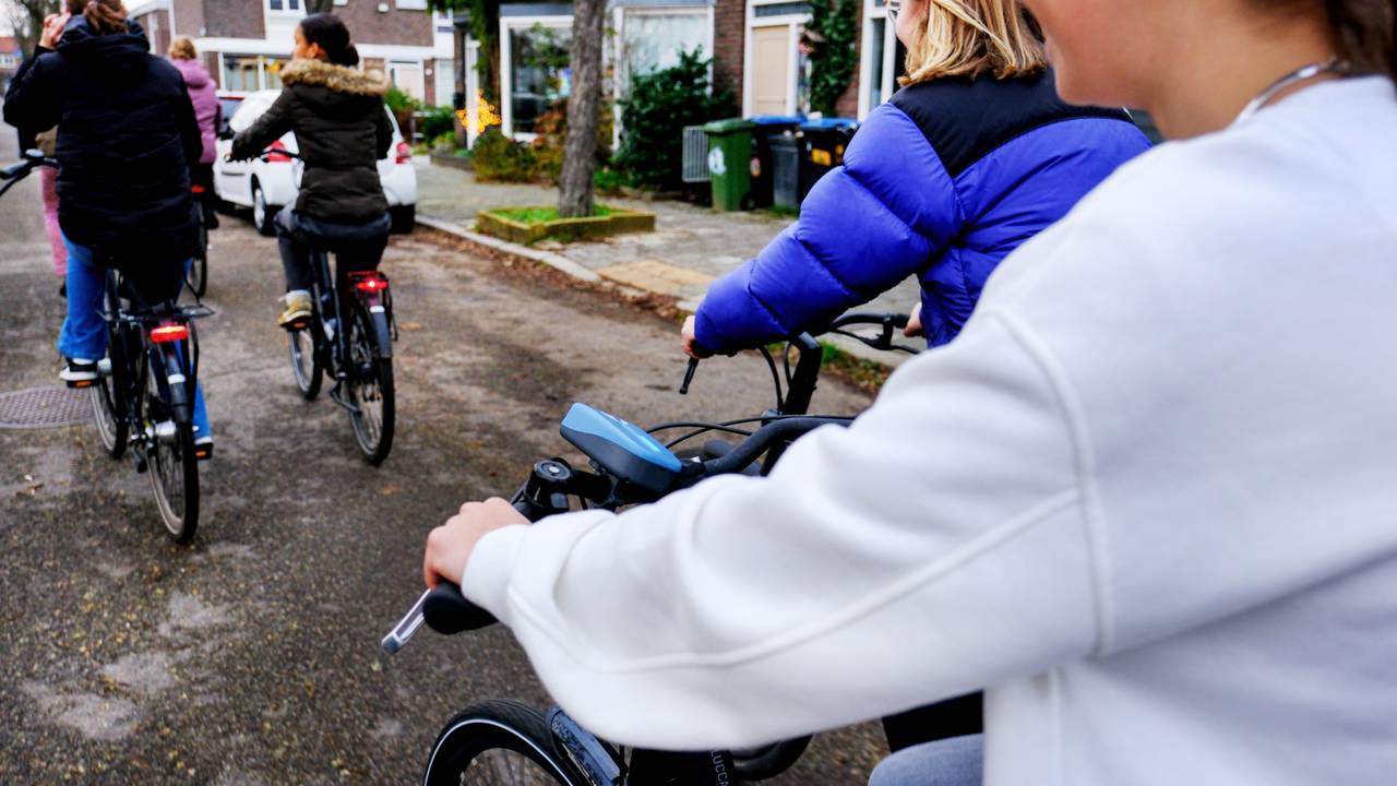 Op de snuffelfiets (foto: Duncan de Fey)