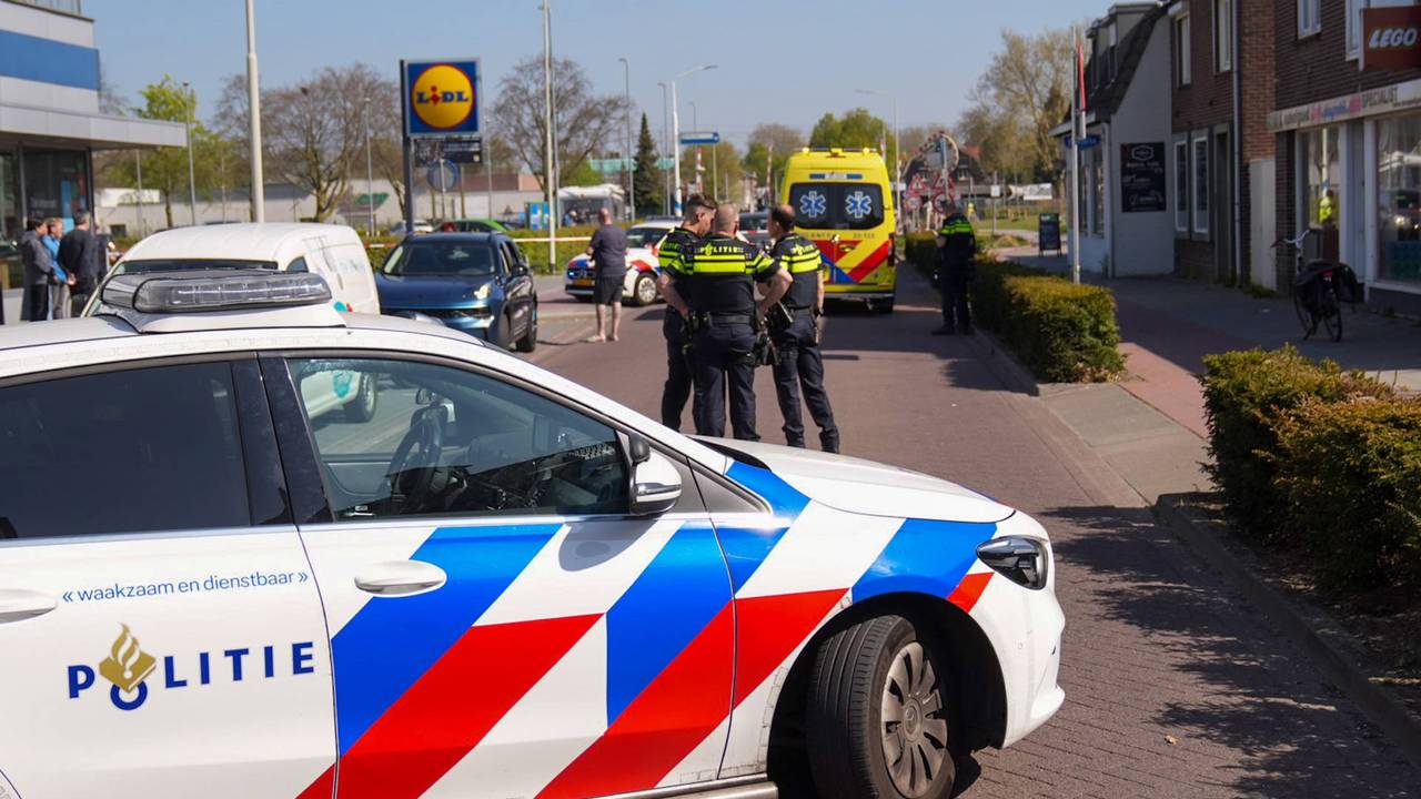 kind aangereden door motor • autos botsen in Helmond.