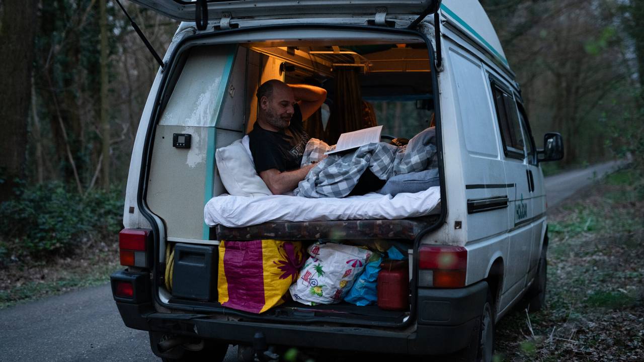 Onzichtbare daklozen wonen bijvoorbeeld in hun auto (foto: Kansfonds.nl)