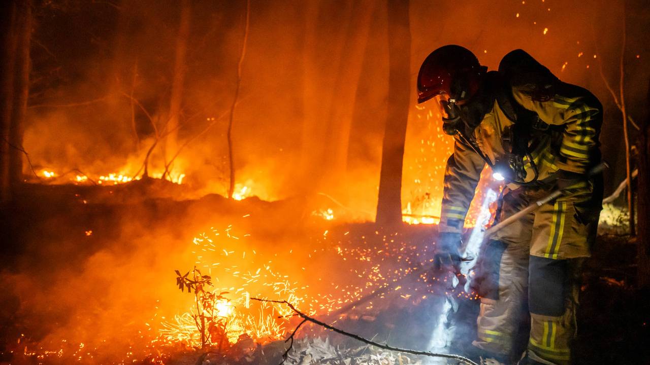 Bosbrand in Heeze (foto: Dave Hendriks / Persbureau Heitink)