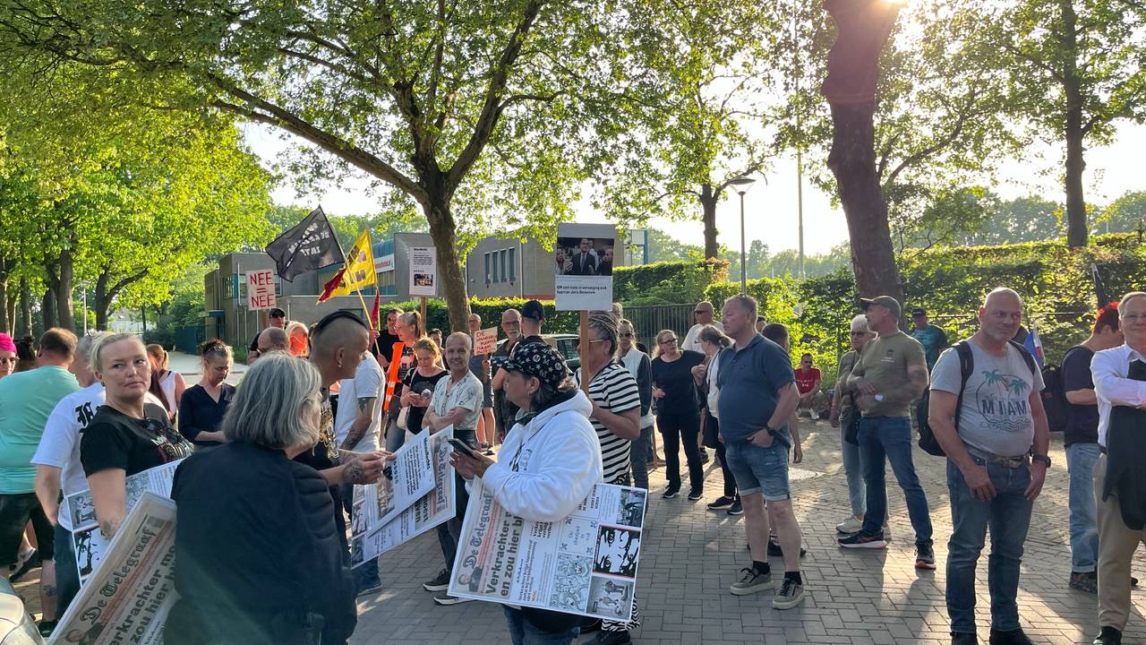 De demonstranten voorafgaand aan de tocht (foto: Omroep Brabant).