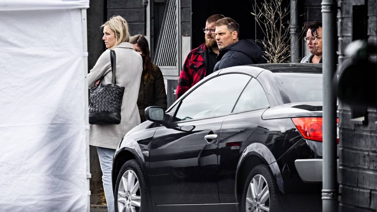 Mark van den Oever kwam zelf kijken na de schietpartij. (Foto: ANP)