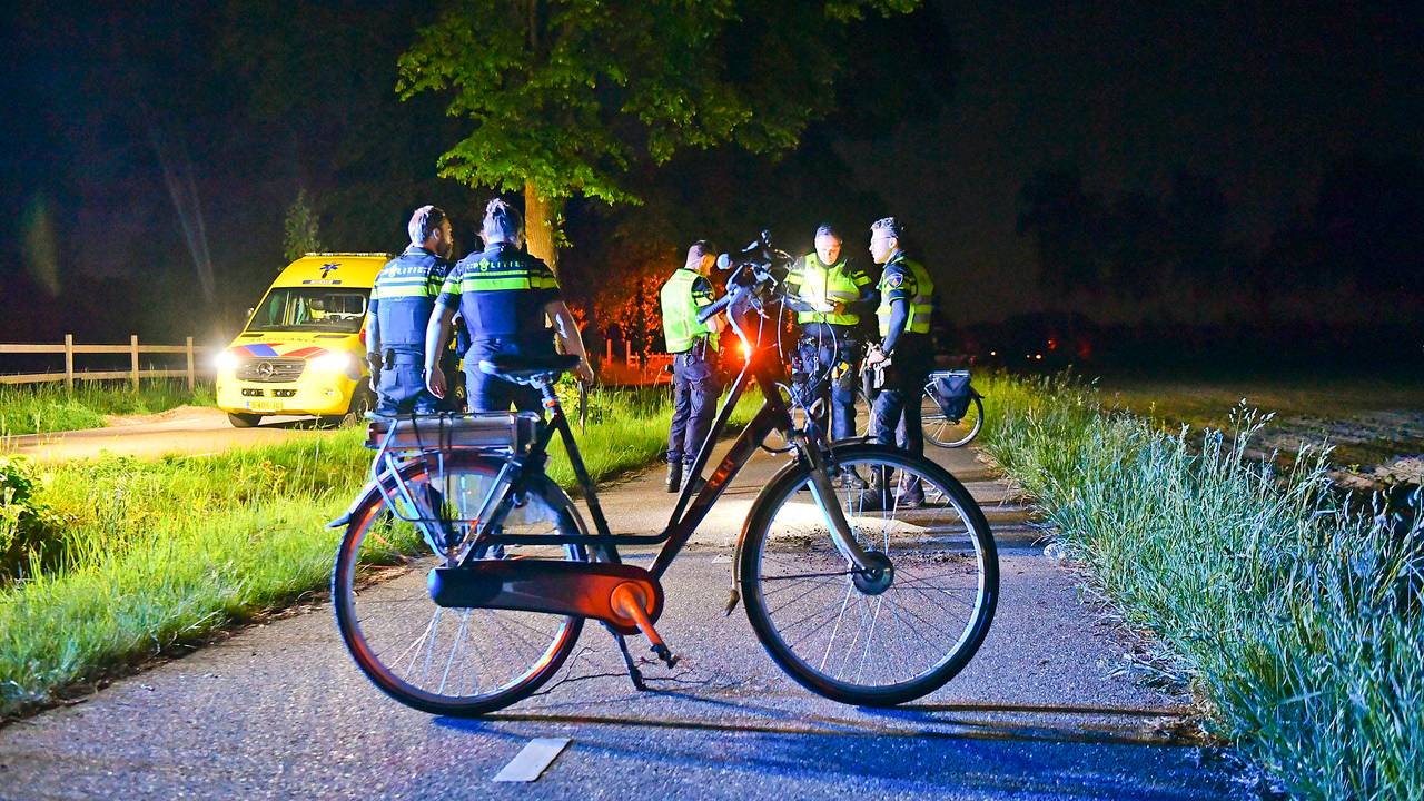 Fietsster gewond aan hoofd na botsing met andere fietser.