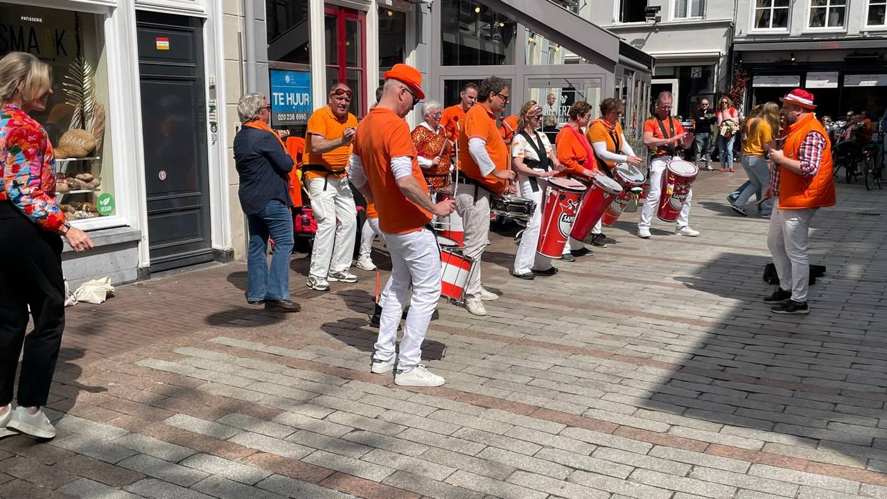 Gezelligheid in de Bossche binnenstad (foto: Hans Janssen).