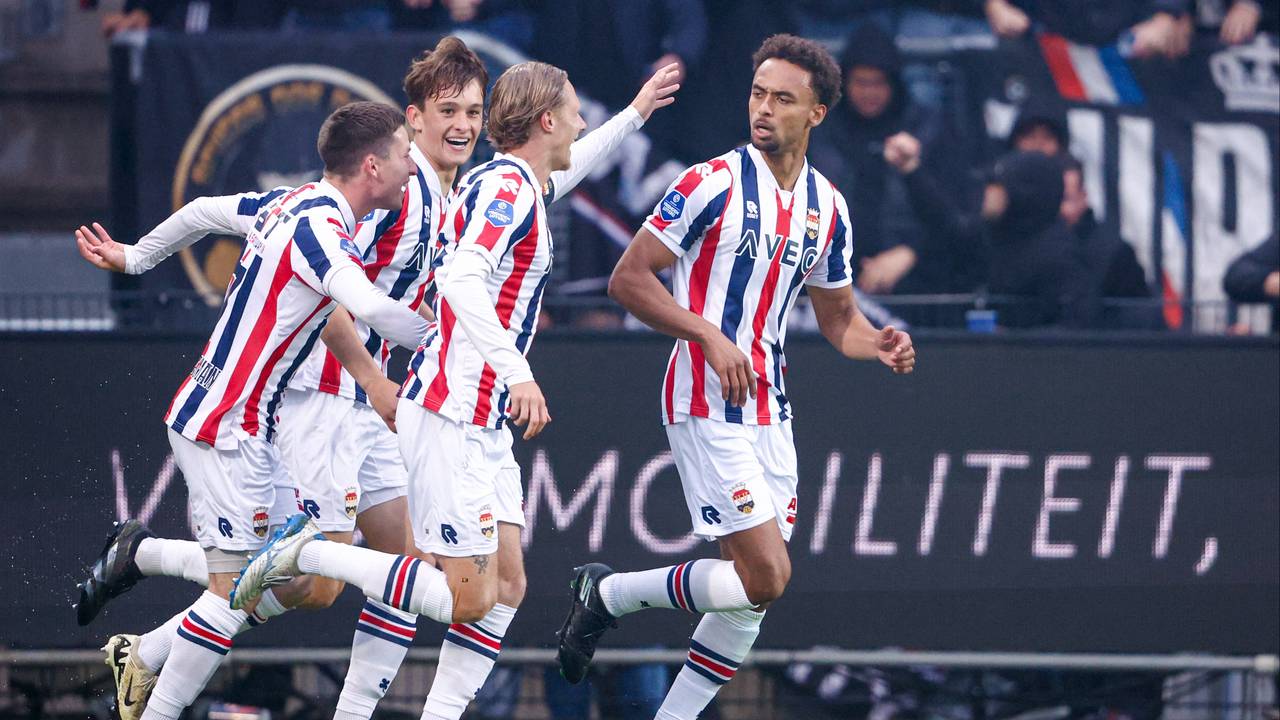 Willem II viert de 1-0 (foto: Orange Pictures).