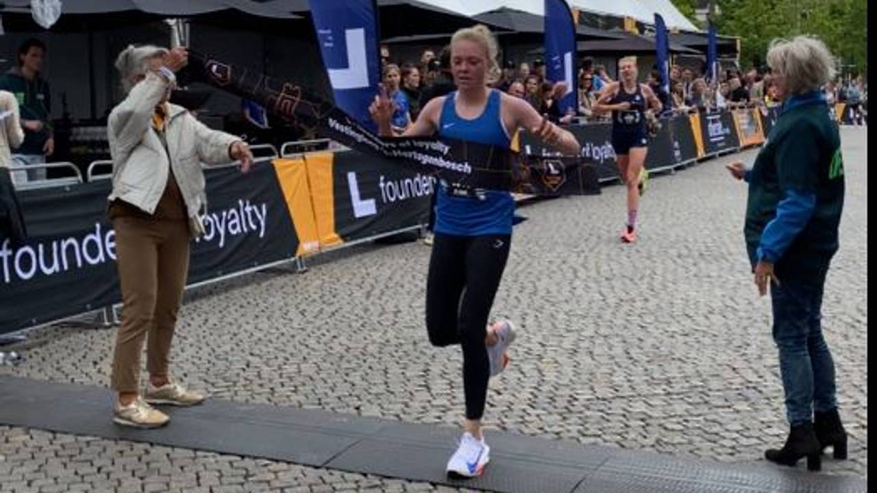 Fem van Empel: de snelste vrouw op de 5 kilometer in Den Bosch (foto: Golazo Events).