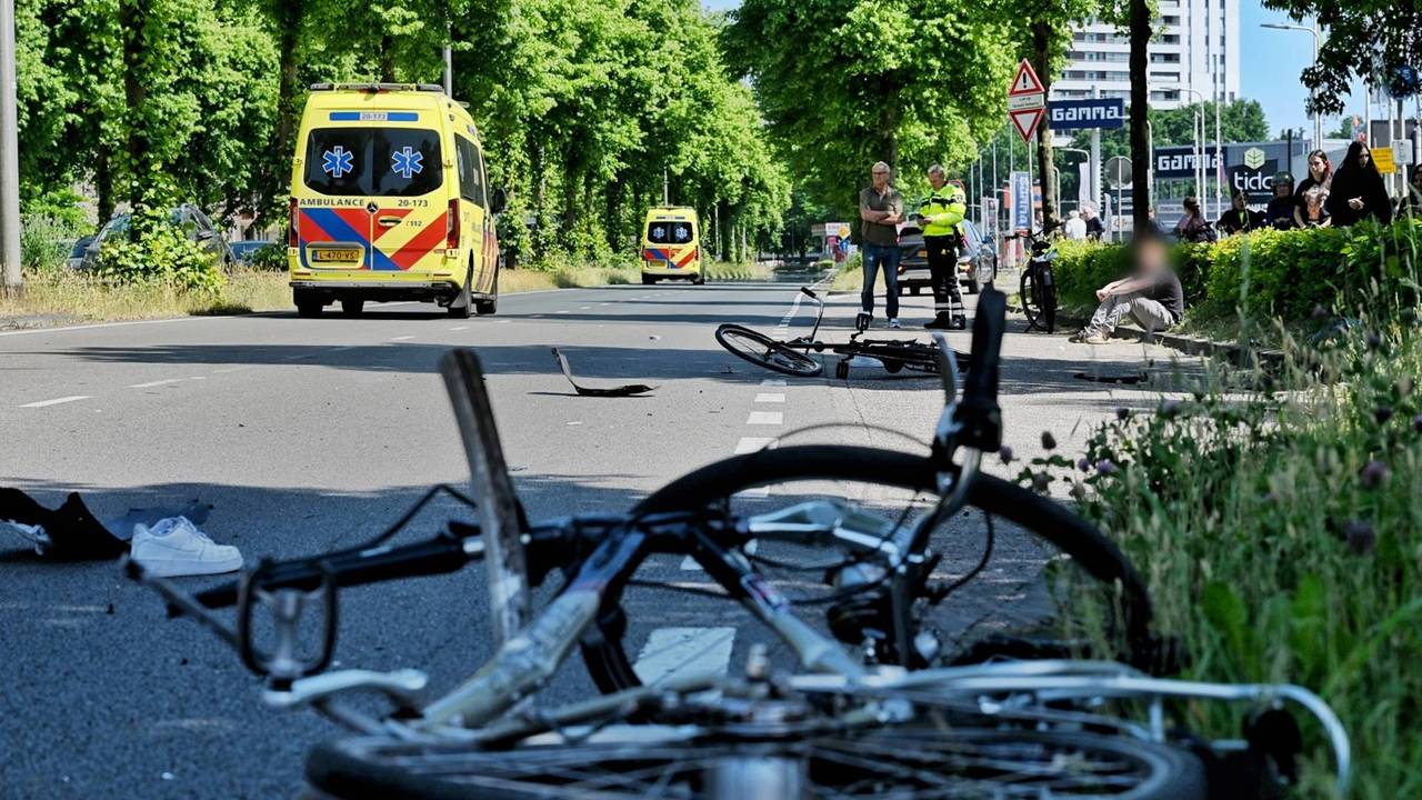 De fietsen van de tieners (Foto: Toby de Kort/ Persbureau Heitink.)