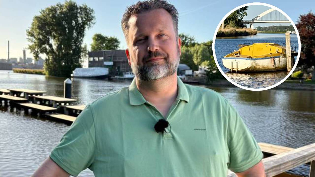 William Vermunt bij de waterpicknicktafels, een van de verlaten bootjes (Foto: Erik Peeters