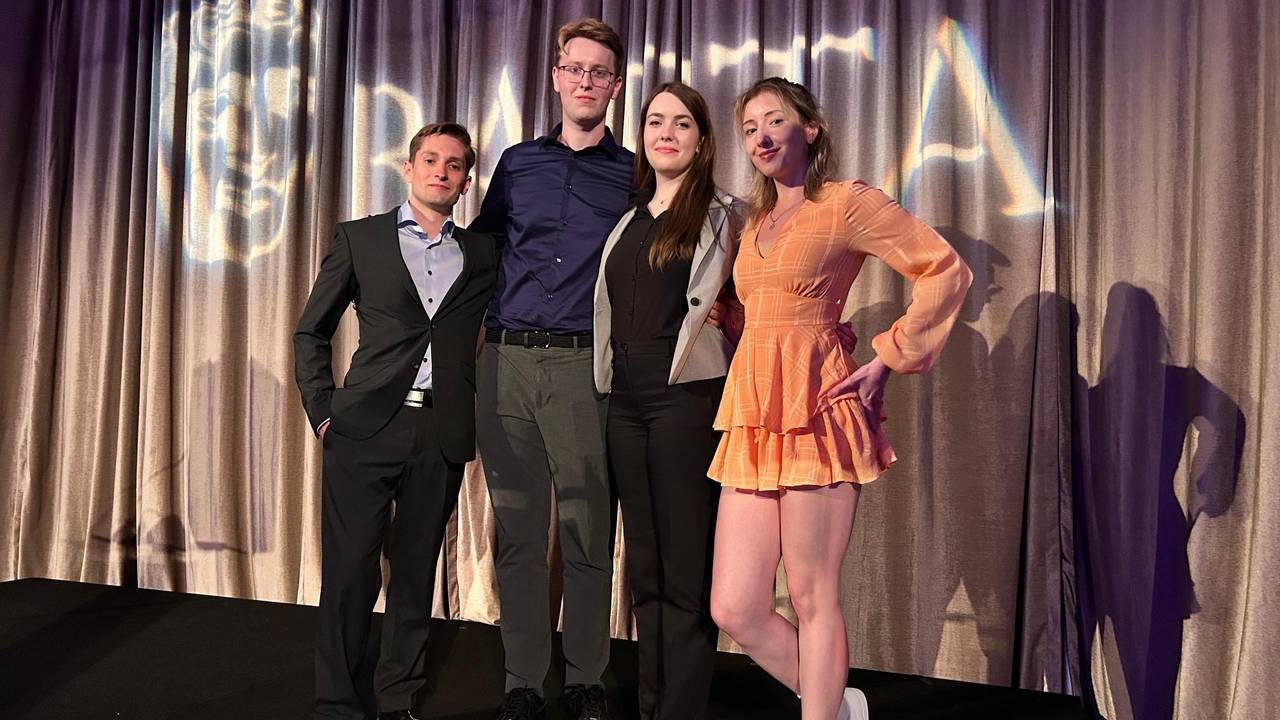 Jakub Petr, Stefan Pijnacker, Lisette van den Dolder, Ketlin Riks op de BAFTA-Awards (foto: Breda University of Applied Sciences).