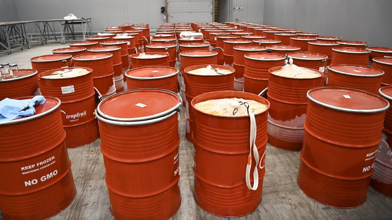 De vaten (foto: Openbaar Ministerie Rotterdam).