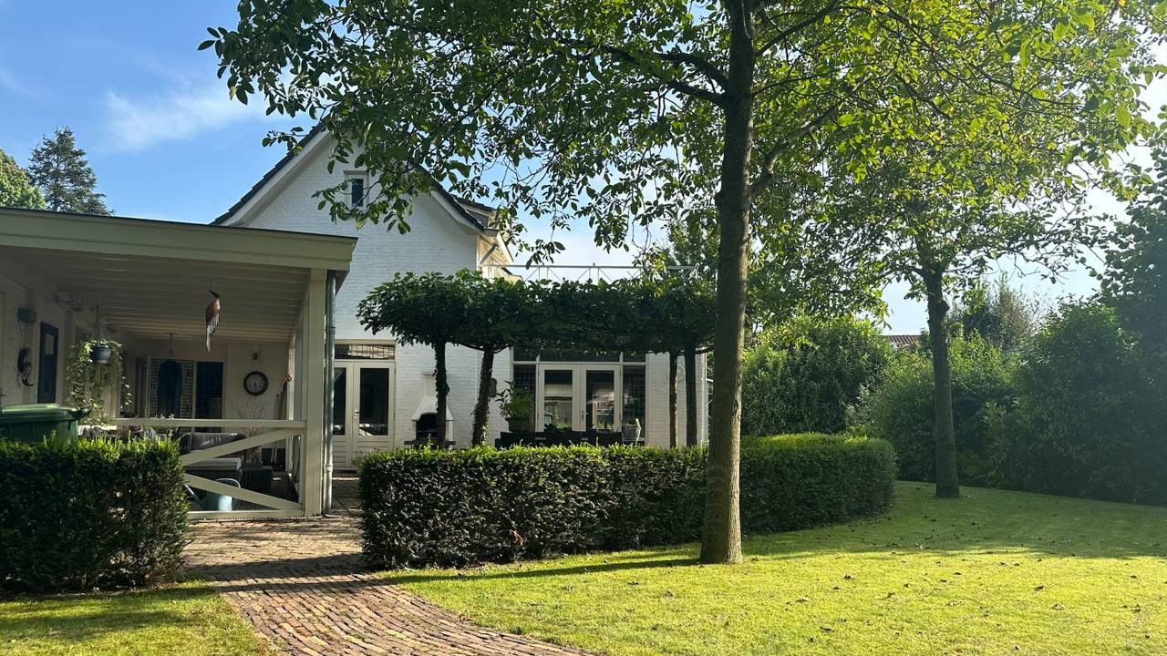 Het huis heeft een tuin van 950 vierkante meter (foto: Appels Makelaardij).