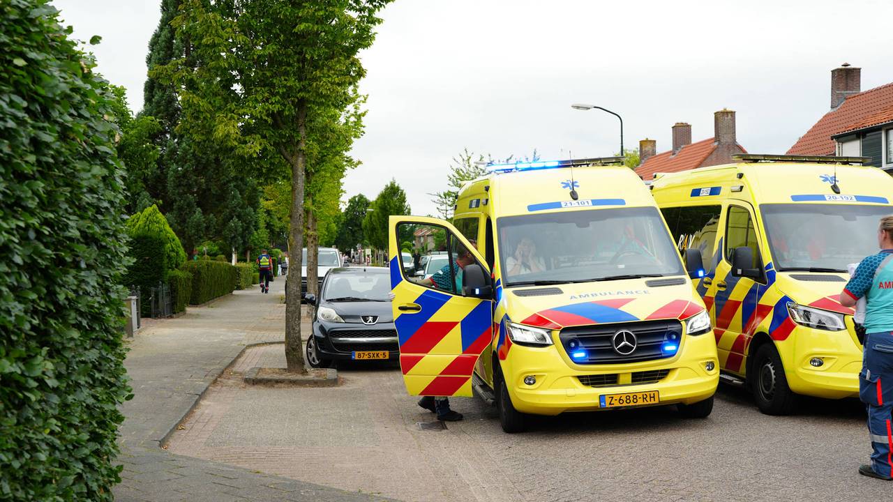 Kindje op step ernstig gewond na botsing met vrachtwagen.