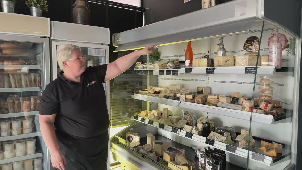 Dafne vreest dat ze de hele voorraad weg moet gooien.