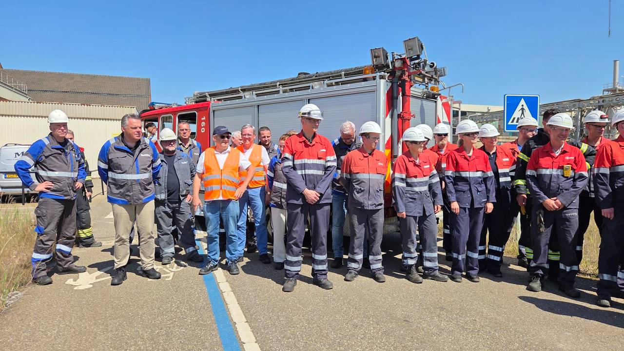 Bij zinkfabriek Nyrstar in Budel klinkt het alarm omdat energieprijzen de pan uitrijzen (foto: Noël van Hooft).