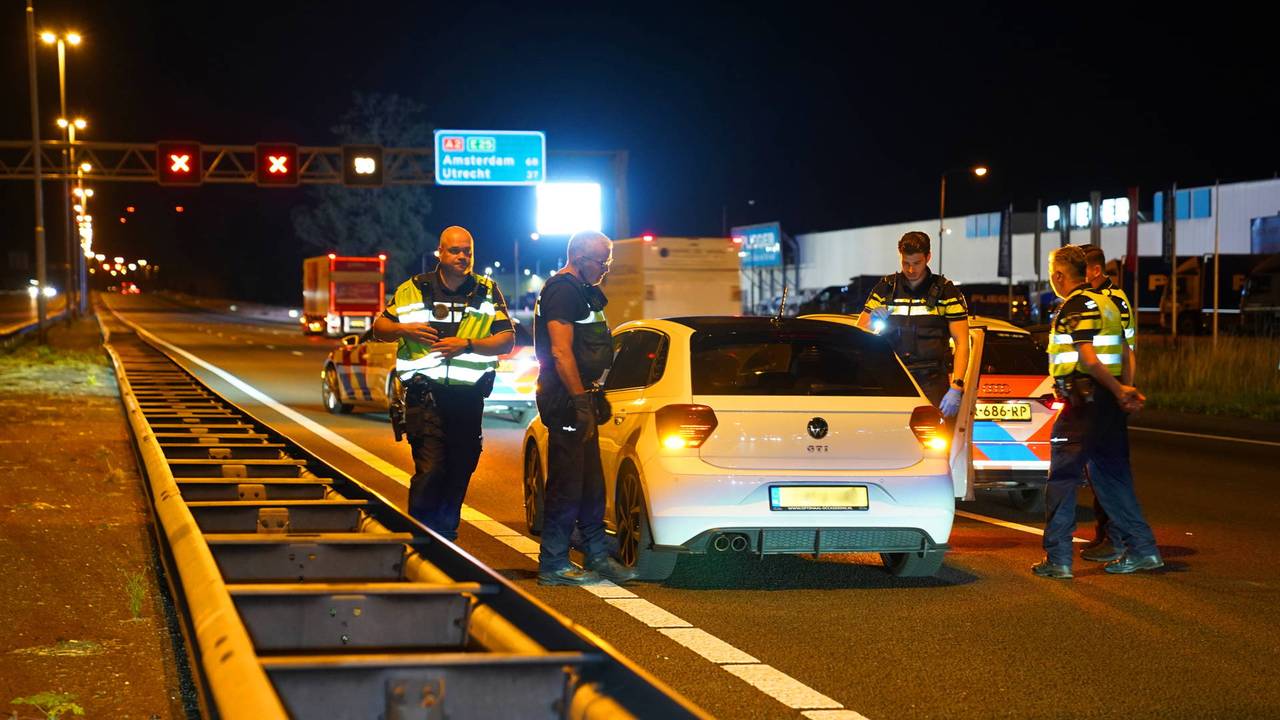 Politieachtervolging over A59 en A2, agenten lossen schoten