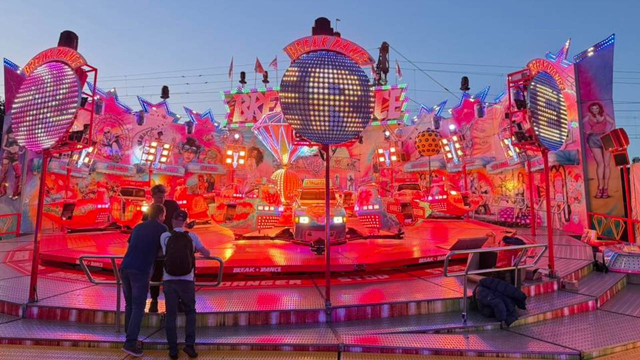 Let's goooo: de Tilburgse Kermis is vrijdag begonnen (foto: Taayfunn La Familia/Facebook).