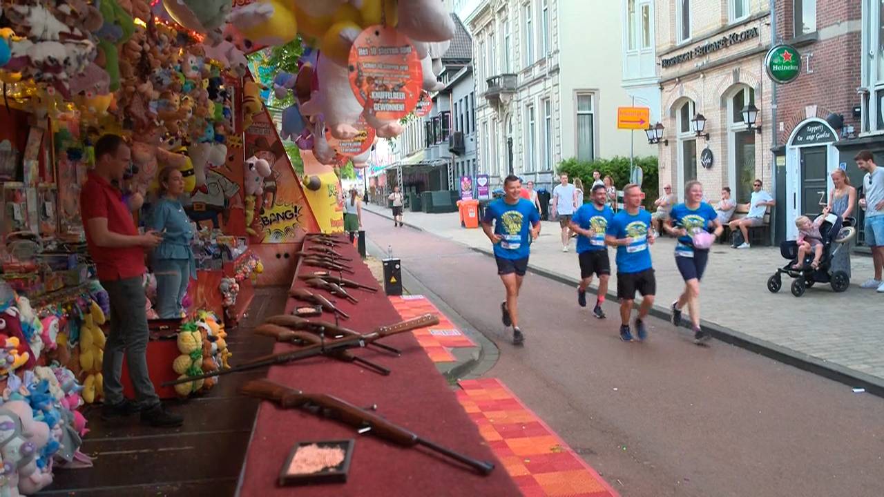 Rennen van attractie naar attractie: de Kermisrun is een feestje