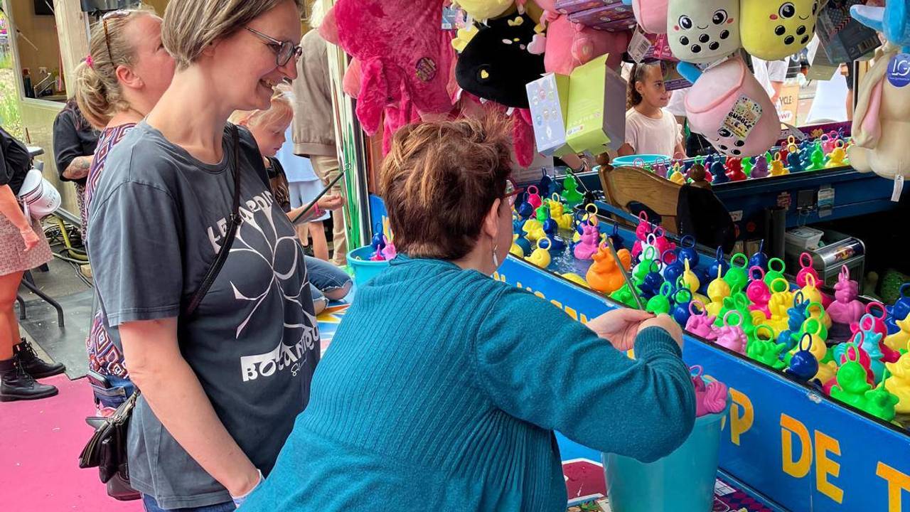 Eendjes vissen hoort erbij (foto: Facebook Yvonne de Leeuw).