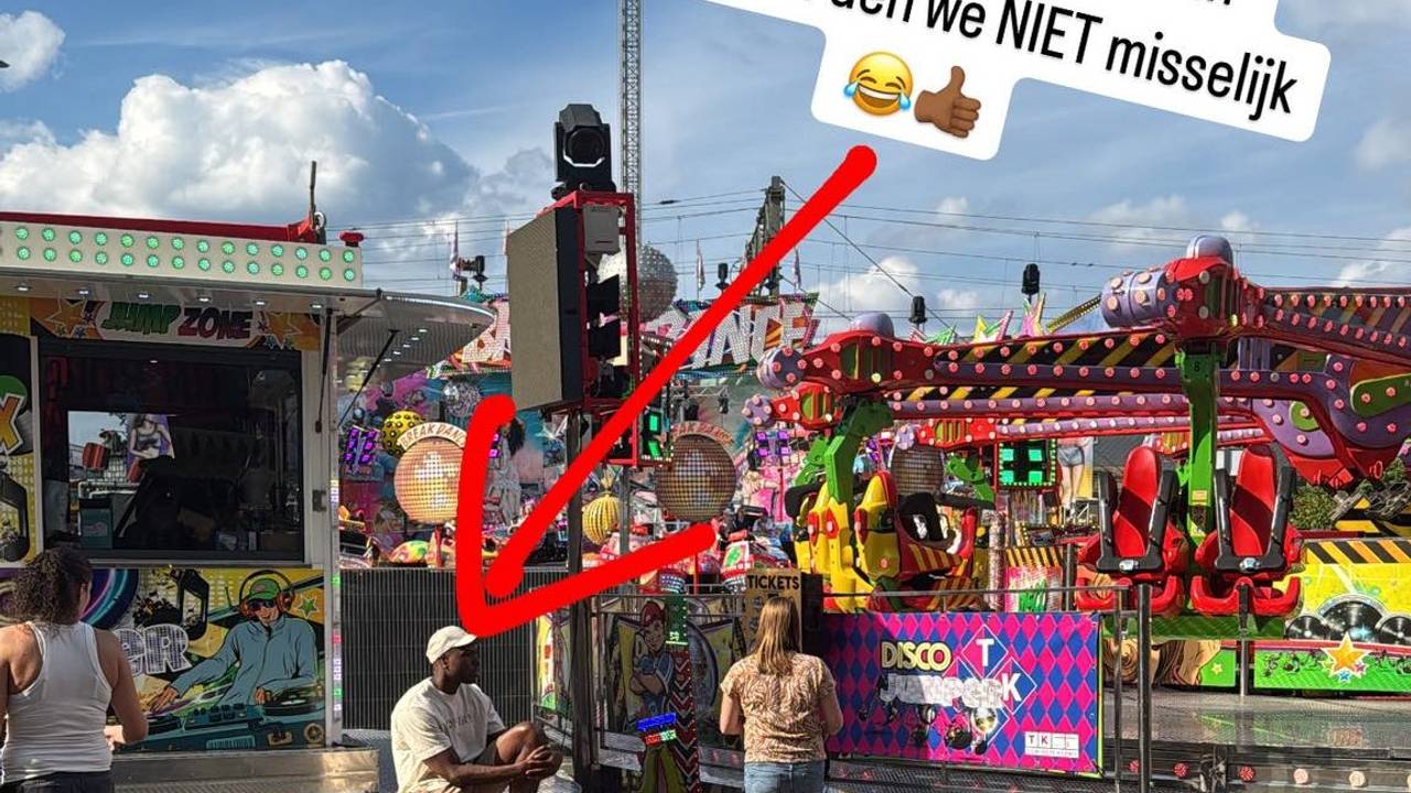 Cabaretier Steven Brunswijk slaat de misselijkmakende attracties even over (foto: Steven Brunswijk/Facebook).