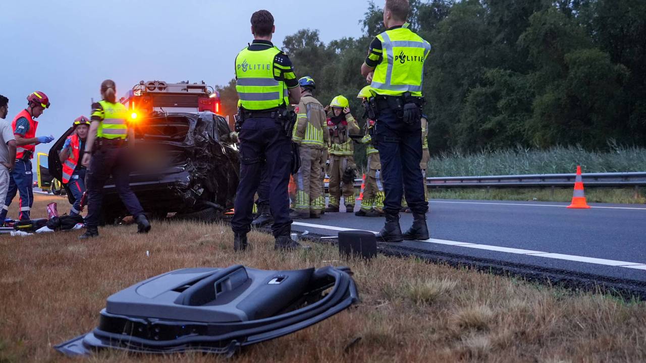 A67 dicht na crash auto, traumaheli opgeroepen