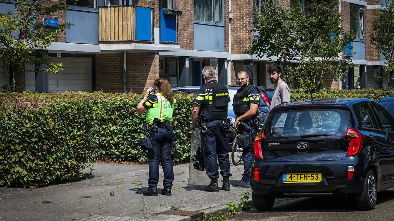 Bedreiging met vuurwapen: politie met man en macht op zoek naar man
