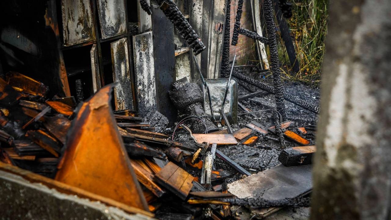 Restanten van de schuur (foto: Persbureau Heitink).