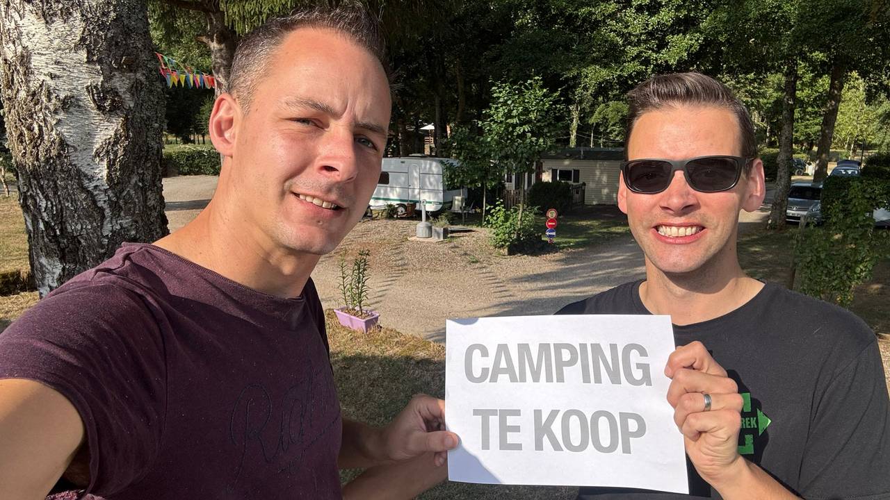 Dennis (links) en Jelle zetten de camping te koop.